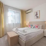Daire White Elegance Center