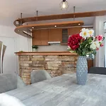 White Elegance Center *