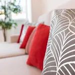 White Elegance Center *