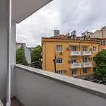 White Elegance Center *